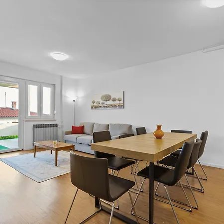 Apartamento Petrinic V