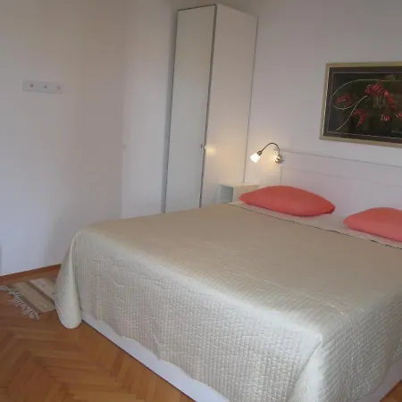 Apartmán Petrinic V *