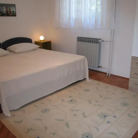 Petrinic V Apartmán