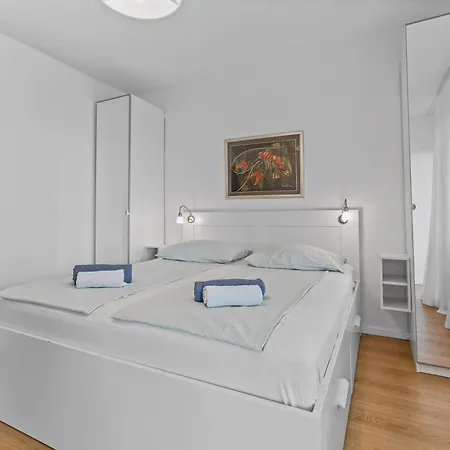 Petrinic V Apartmán