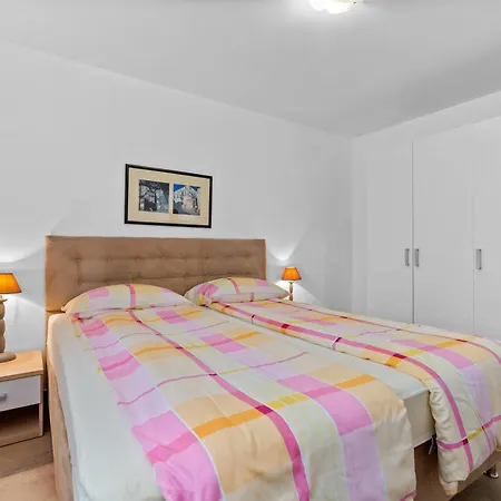 Petrinic V Apartmán