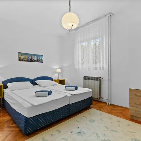 Petrinic V Apartment Pula