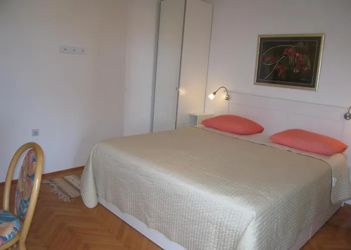 Apartment Petrinic V *