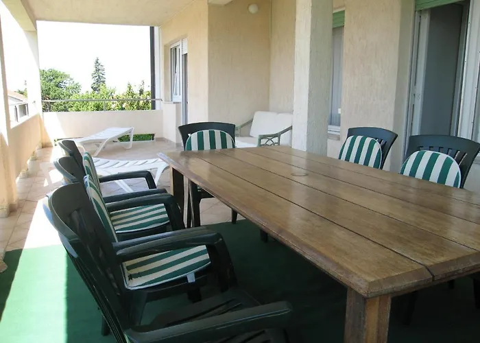 Petrinic V Apartment *