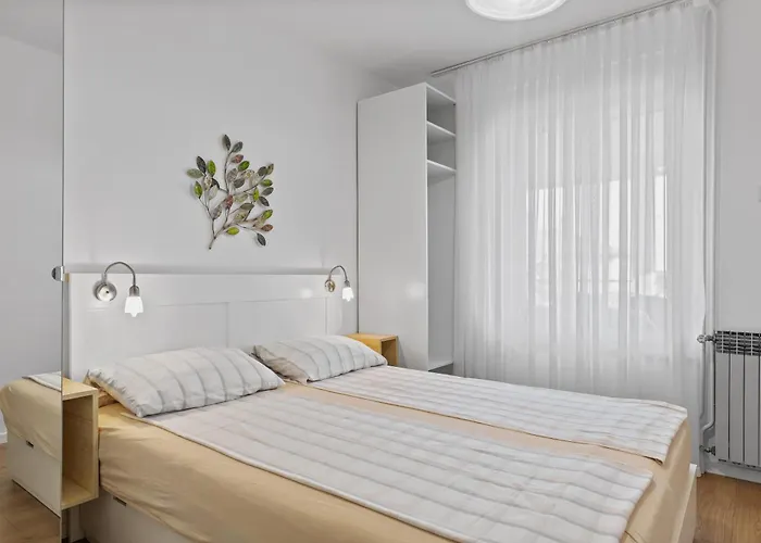 Petrinic V Apartment *