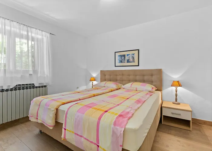 Petrinic V Apartment *