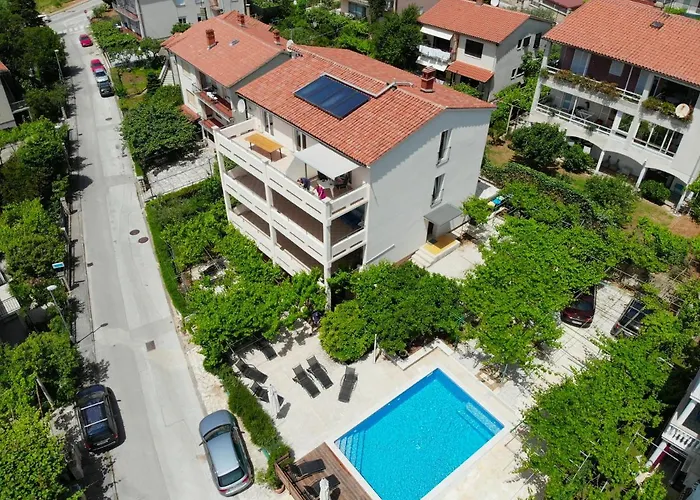 Apartment Petrinic V *